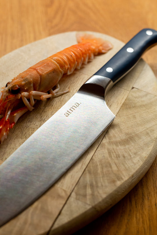 Cuchillo de chef Atma con langostinos
